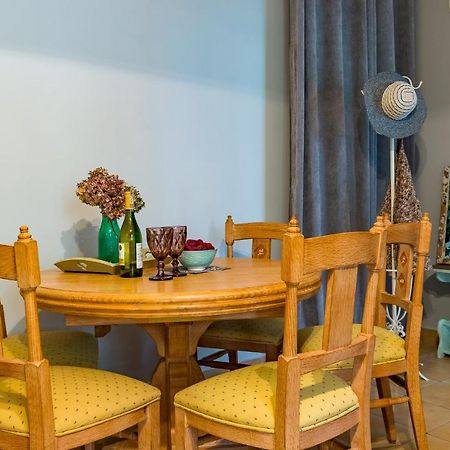 Pokoje Goscinne Przy Rynku Dąbrówno Exteriér fotografie