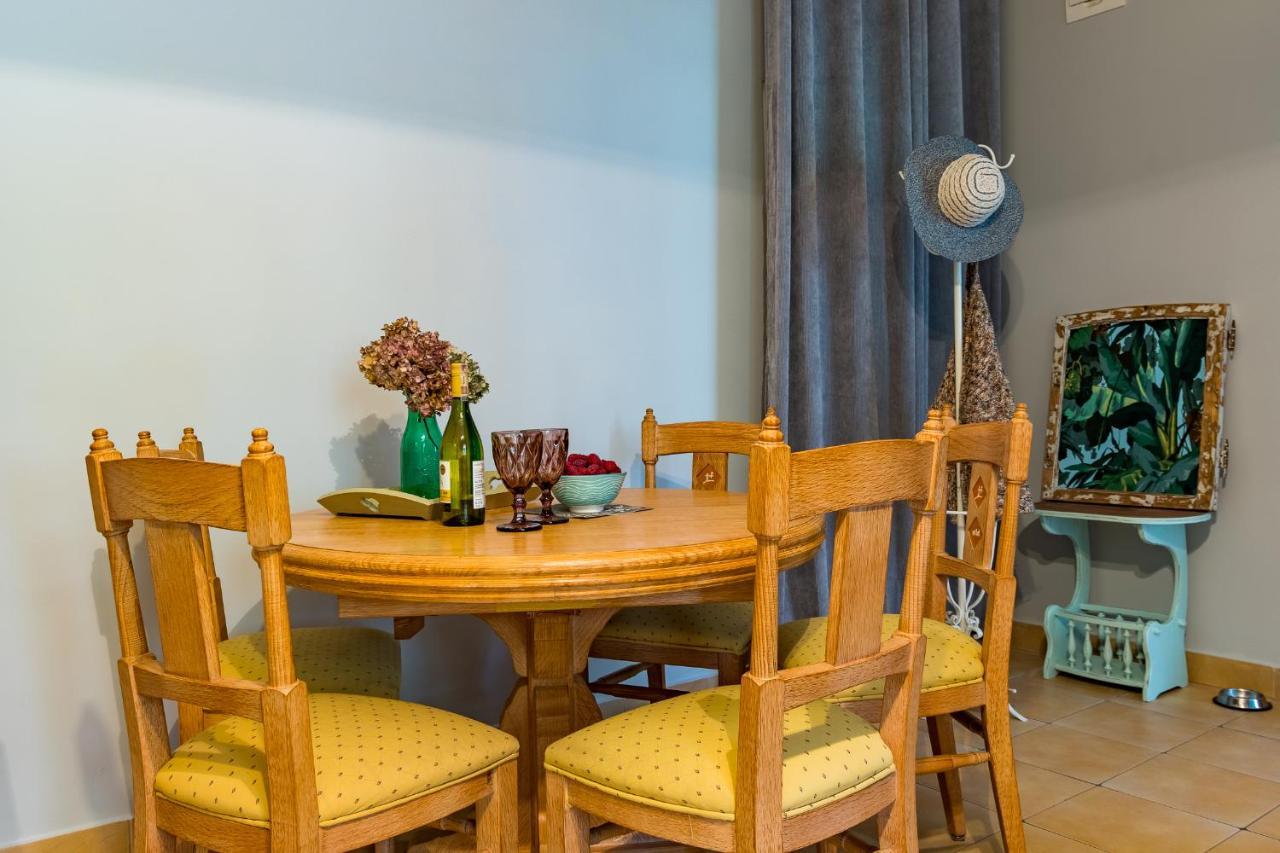Pokoje Goscinne Przy Rynku Dąbrówno Exteriér fotografie